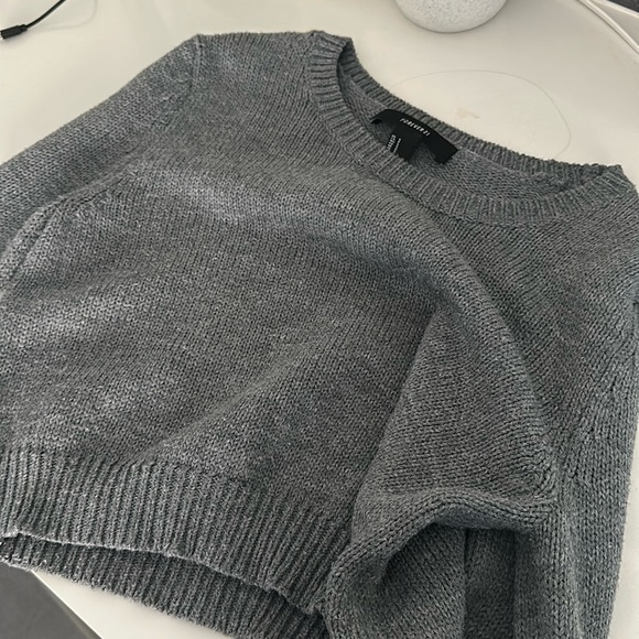 Cropped Knit Sweater - Picture 3 of 4
